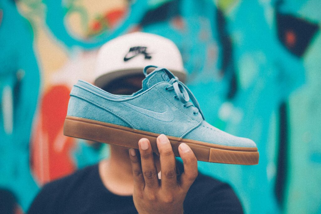 Casual sneakers that can complete your outfit Casual sneakers that can complete your outfit