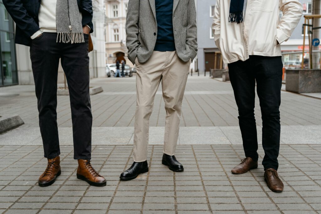 Smart casual men's outfits that can be made by layering  Smart casual men's outfits that can be made by layering