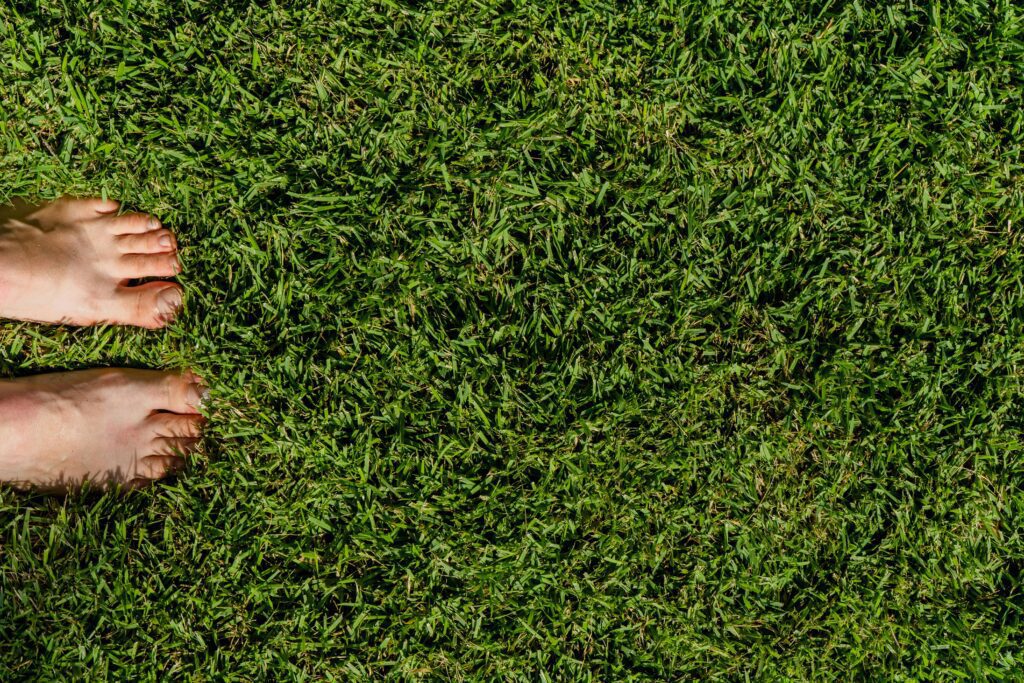 5-4-3-2-1 grounding technique to stop overthinking by focusing on the present moment